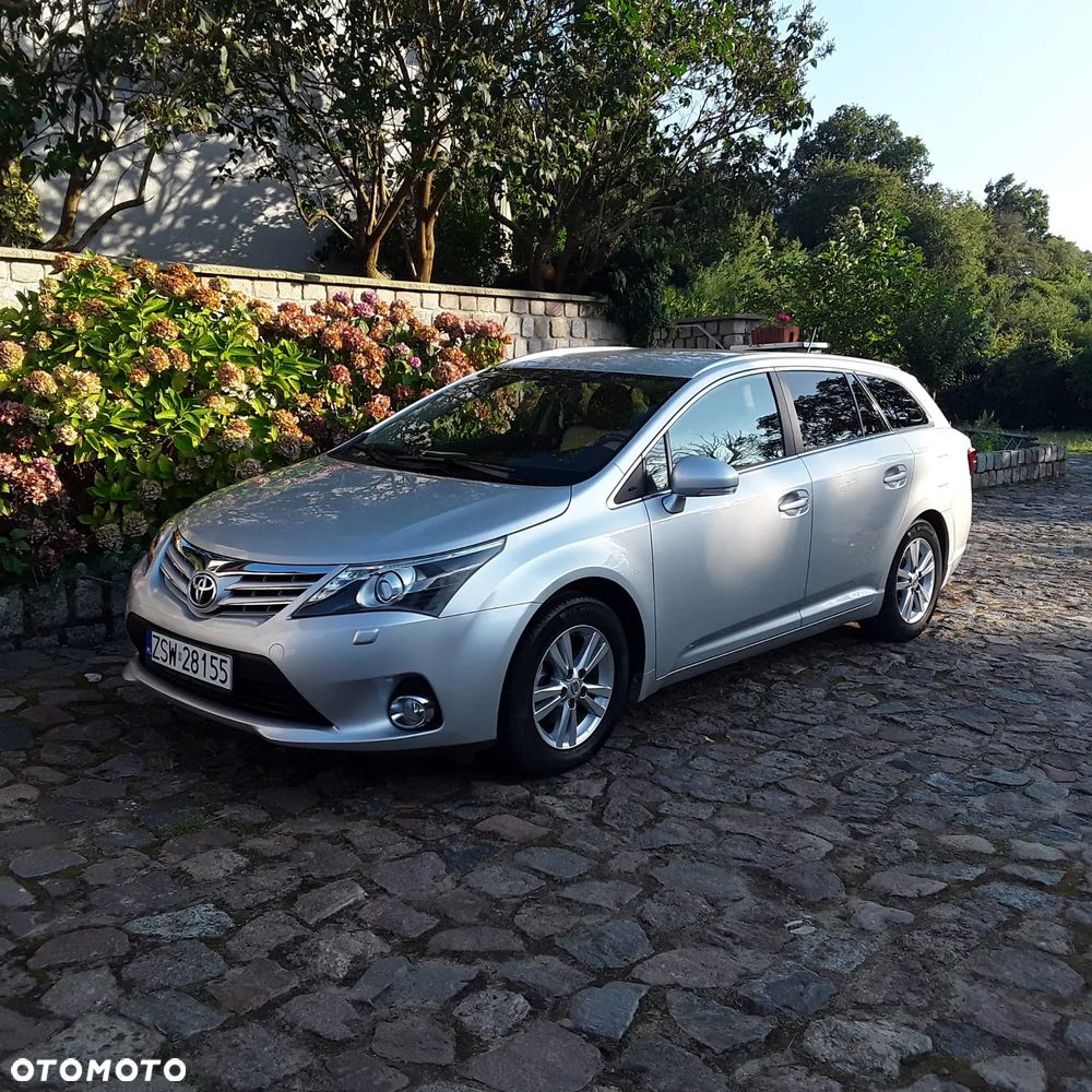 Toyota Avensis 2.0 D-4D Executive - 23