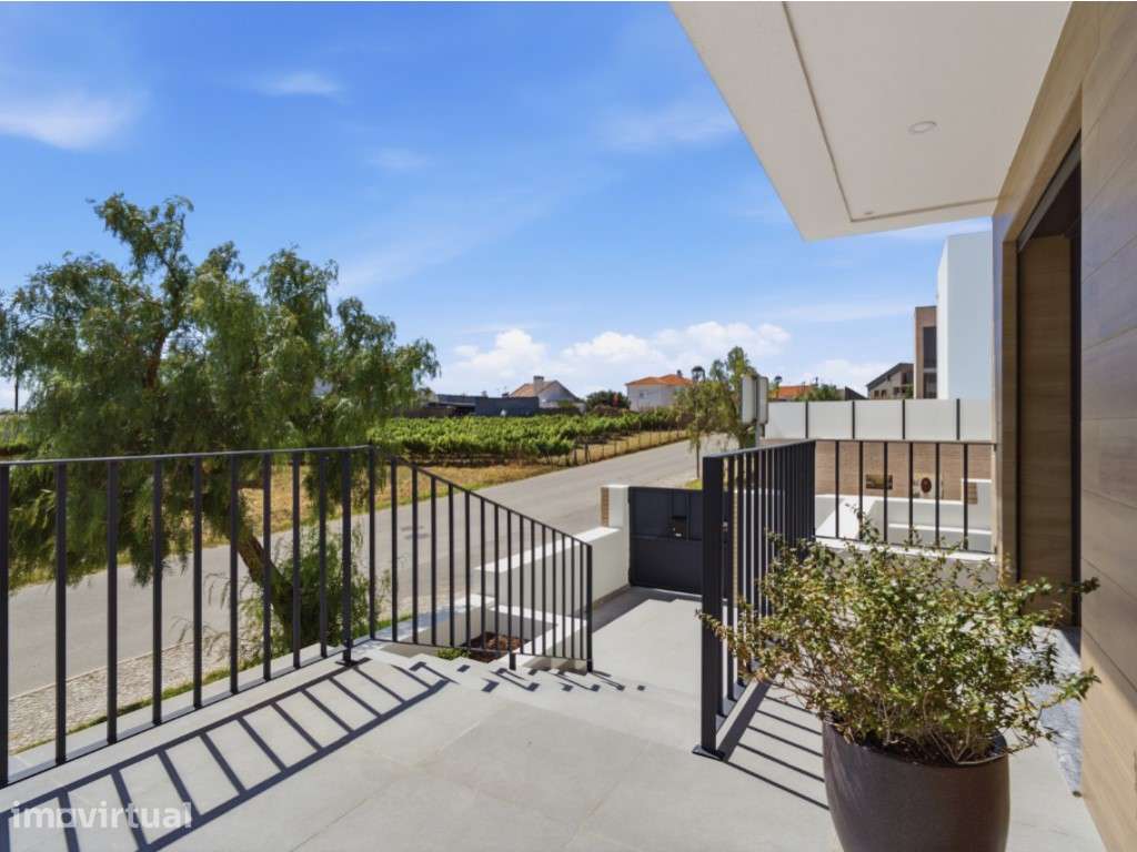 Moradia T5 de Luxo com Piscina e Jardim | Ponte do Rol | Torres Vedras - Grande imagem: 4/54