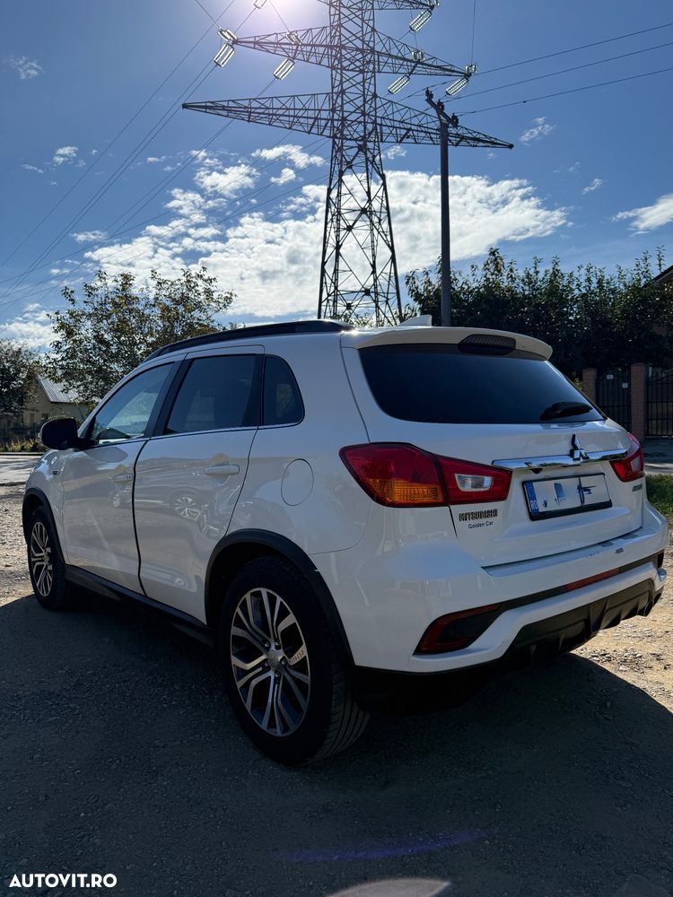 Mitsubishi ASX - 5