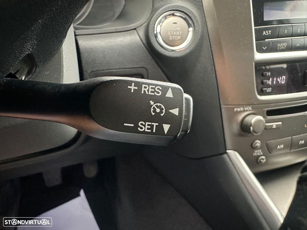 Lexus IS 220 d Base L6 - 14