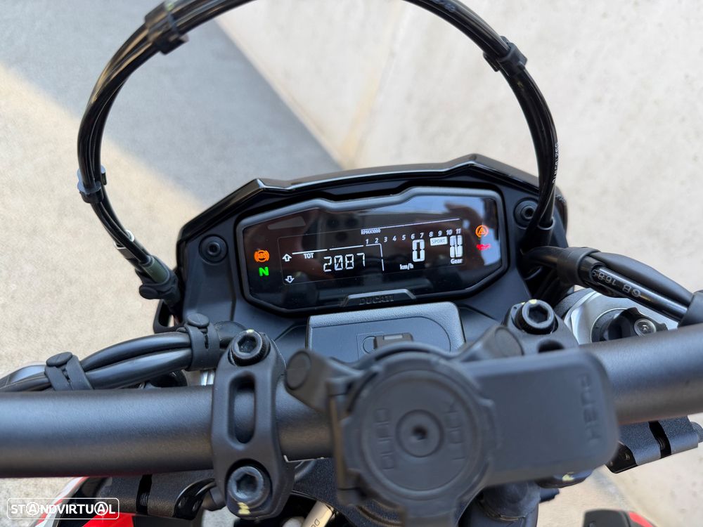 Ducati Hypermotard 698 RVE - 11