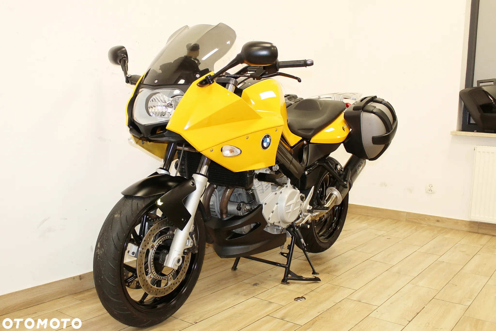 BMW F - 4
