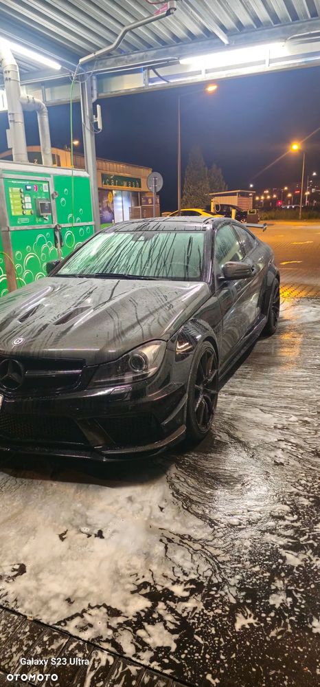 Mercedes-Benz Klasa C 63 AMG - 15