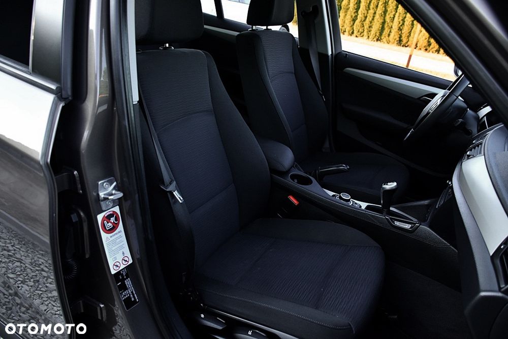 BMW X1 sDrive18d xLine - 30