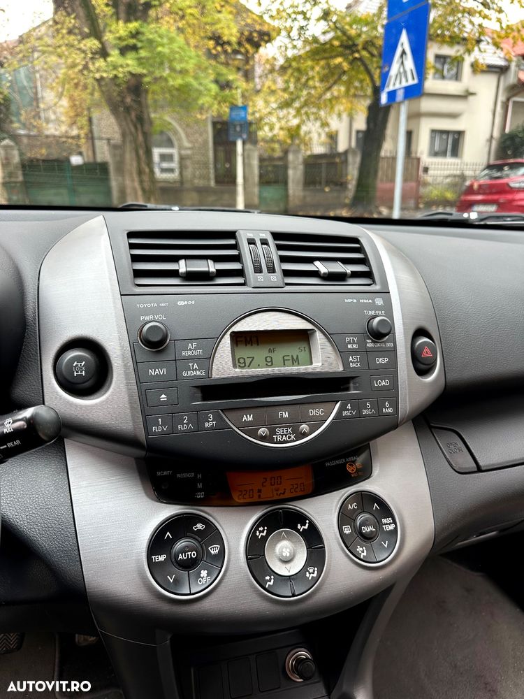 Toyota RAV4 2.2 D-4D Executive - 9