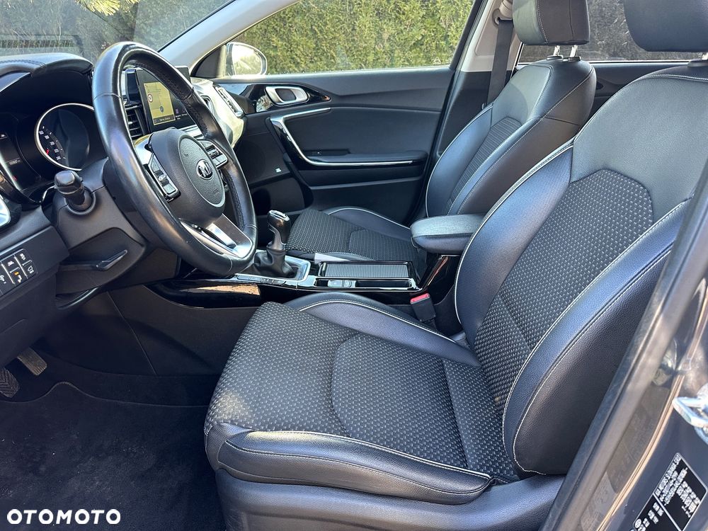 Kia Ceed 1.4 T-GDI OPF GT Line - 24