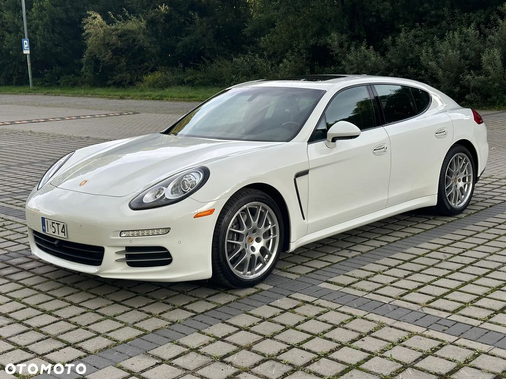 Porsche Panamera 4 Edition - 1