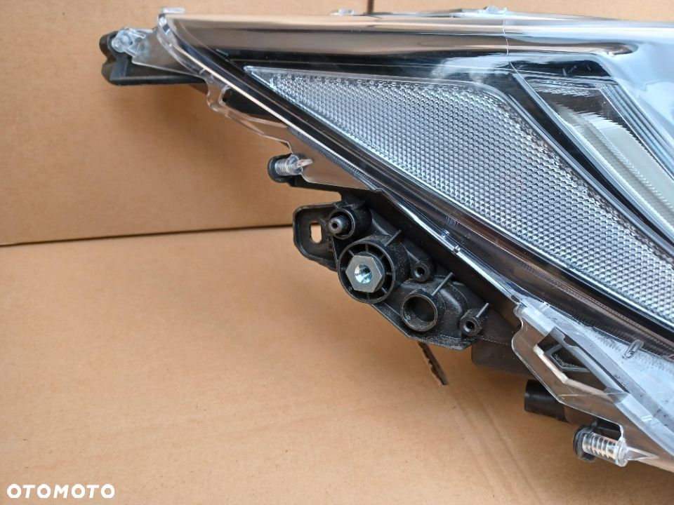 Full Led przedni prawy Toyota Corolla L21 E21 lampa 81110-02S70 - 4