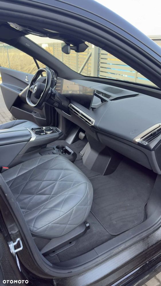 BMW iX xDrive40 76.6kWh Signature - 22