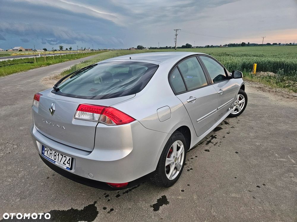 Renault Laguna 1.6 16V 110 Emotion - 17