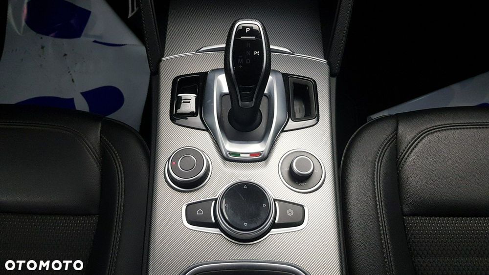 Alfa Romeo Stelvio - 28