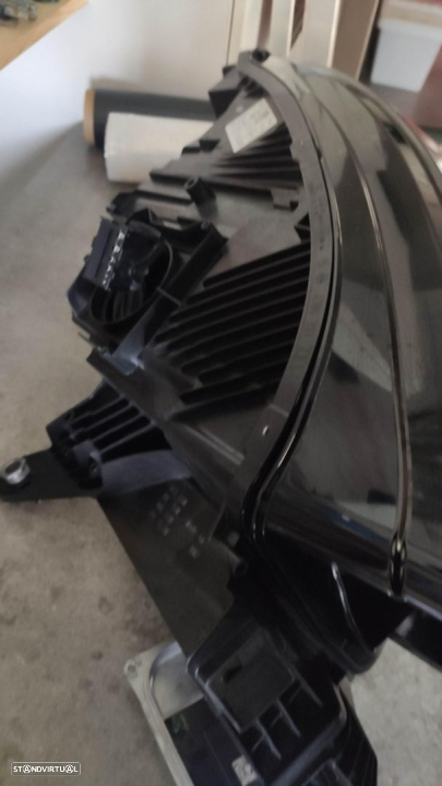farol esquerdo Skoda Enyaq full Led - 4