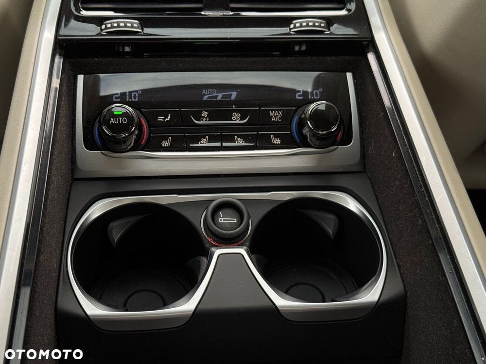 BMW Seria 7 - 36
