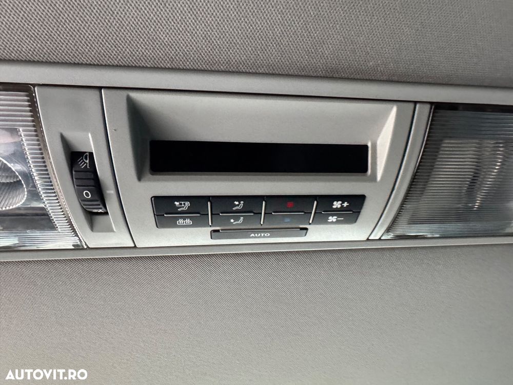 Volkswagen Multivan - 19