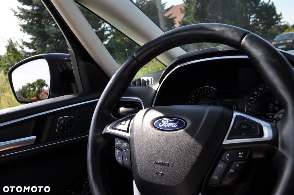 Ford S-Max - 11