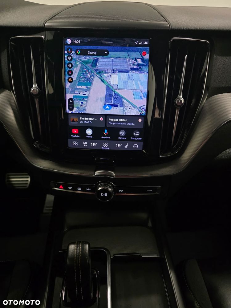 Volvo XC 60 B4 D Plus Dark - 9