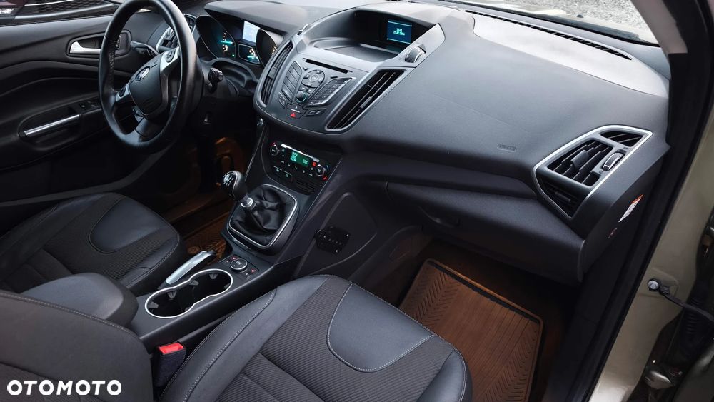 Ford Kuga 2.0 TDCi 4x4 Titanium - 16