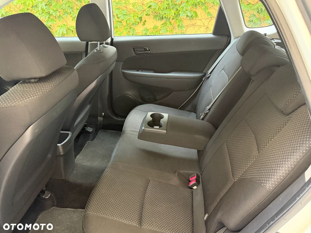 Hyundai i30 1.4 Comfort World Cup - 9
