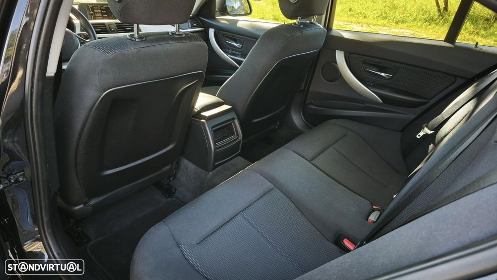 BMW 318 d Line Modern - 34