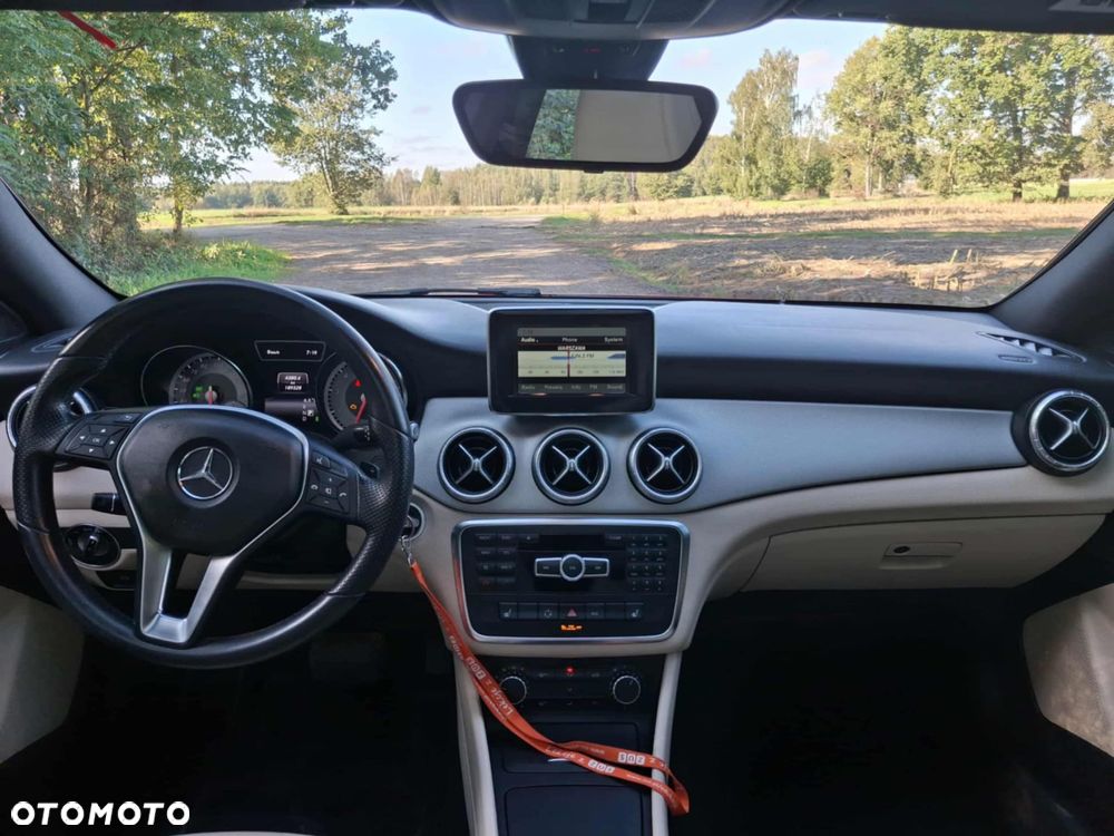 Mercedes-Benz CLA 250 4-Matic - 6