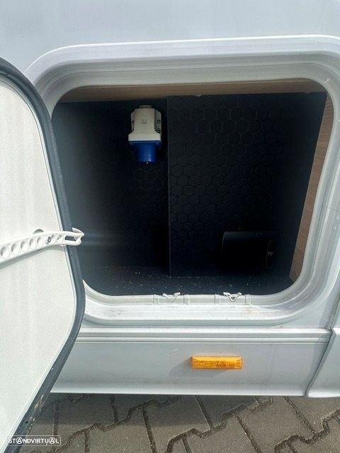 Adria Matrix Plus 670 DC - 12