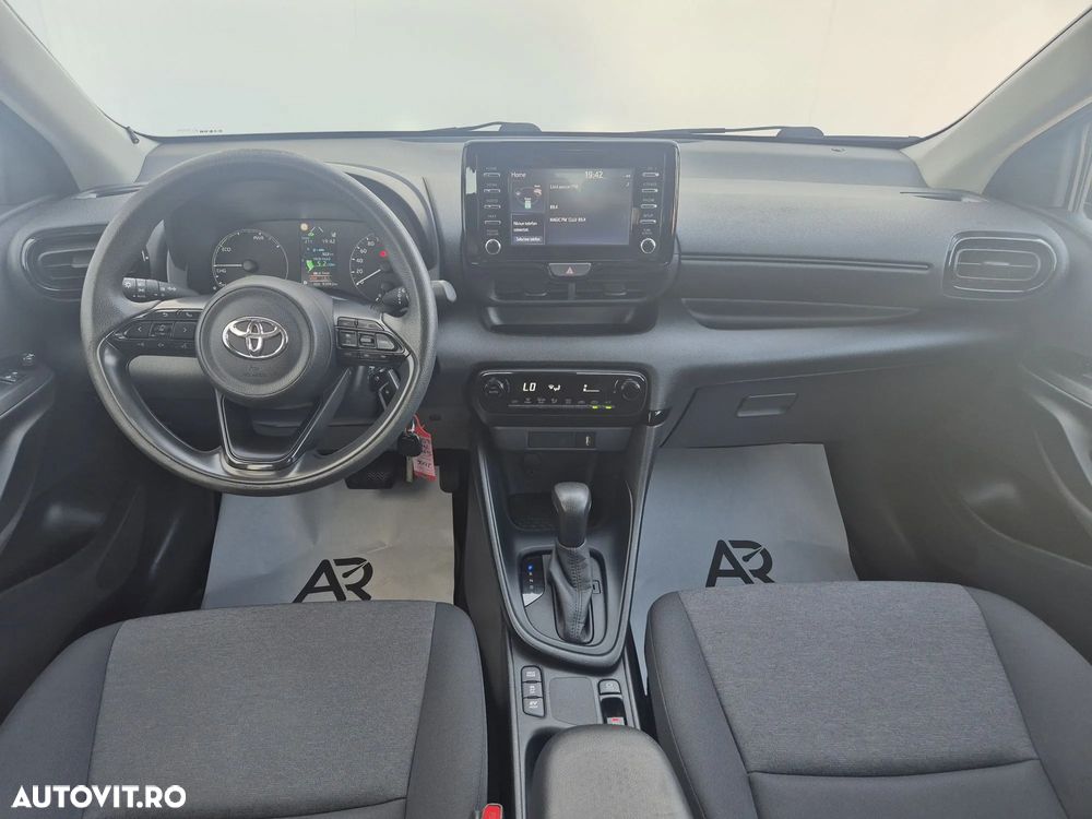 Toyota Yaris - 12