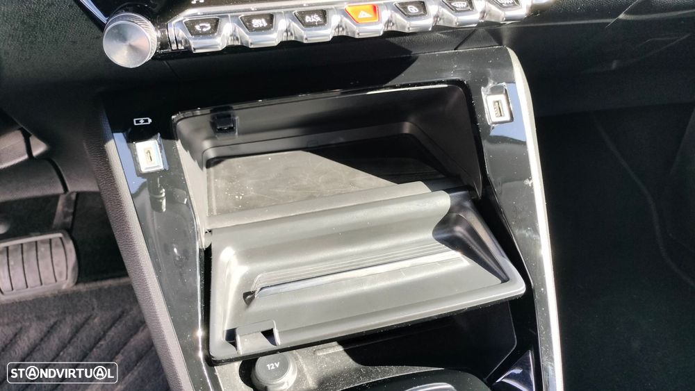 Peugeot 2008 1.2 PureTech Allure Pack EAT8 - 31