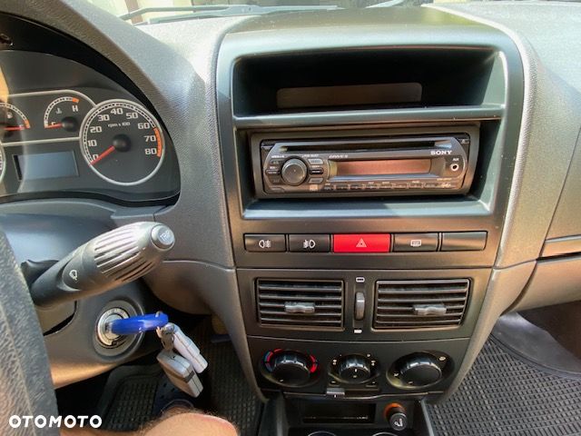 Fiat Albea 1.4 Dynamic - 17