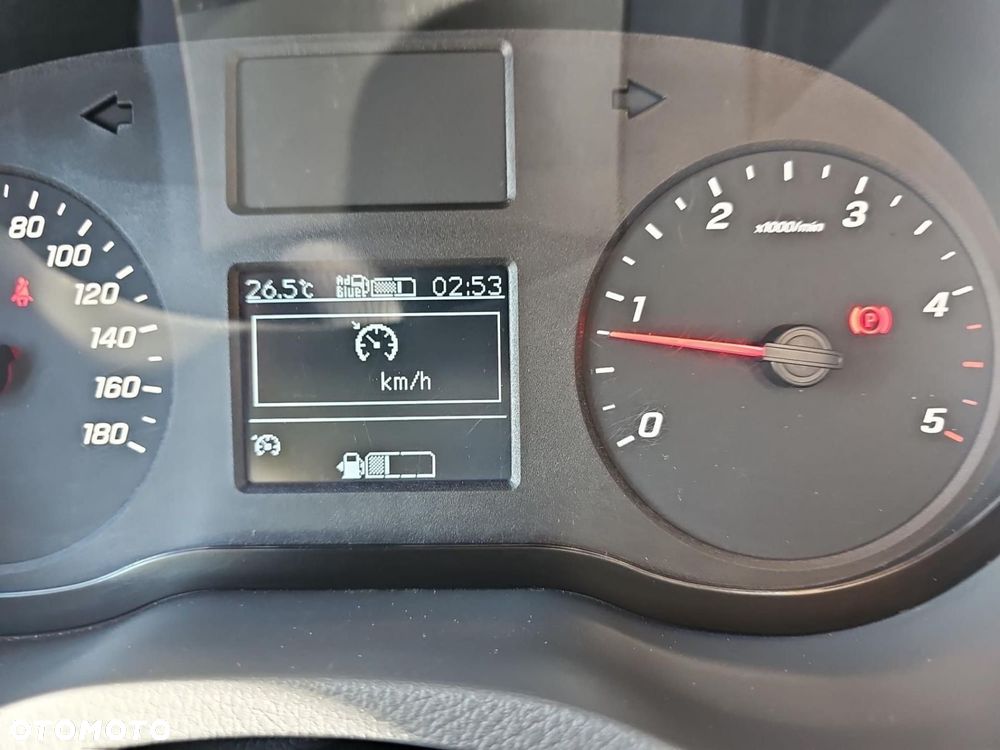 Mercedes-Benz Sprinter - 25