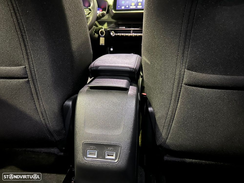 Peugeot 2008 1.2 Hybrid Allure e-DCS6 - 24