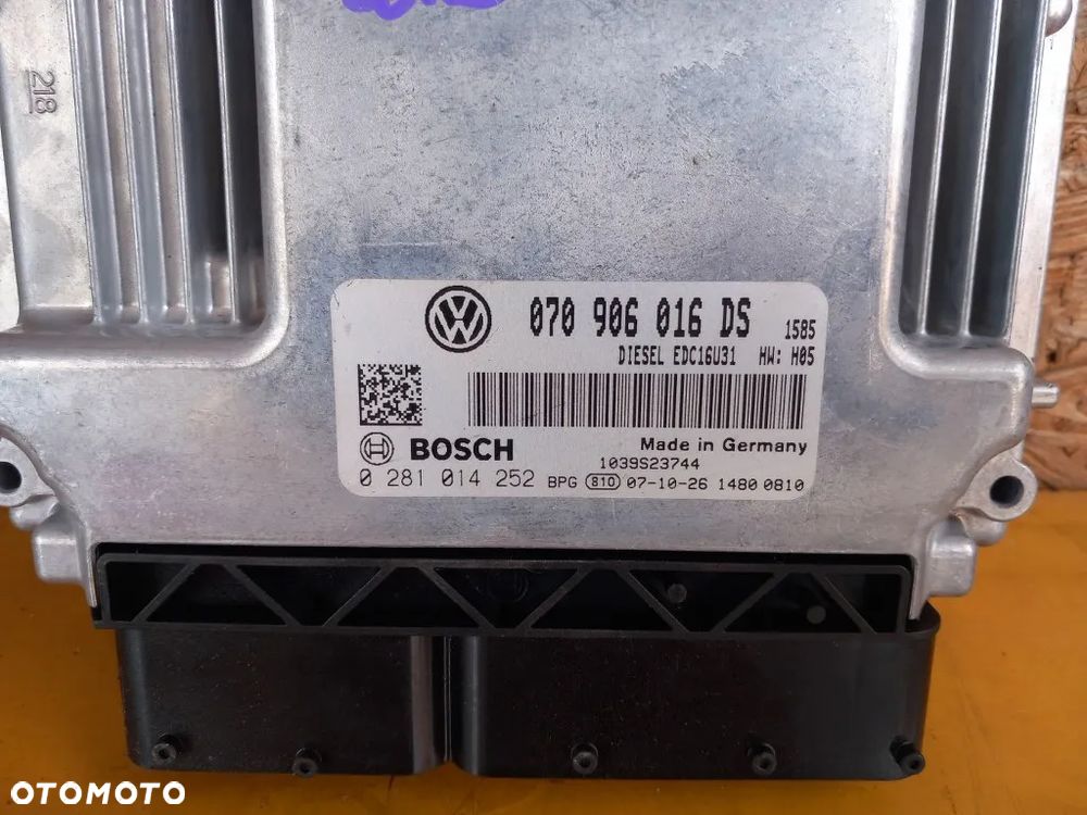 sterownik silnika komputer vw transporter caravelle t5 2.5 tdi bnz 070906016ds - 2