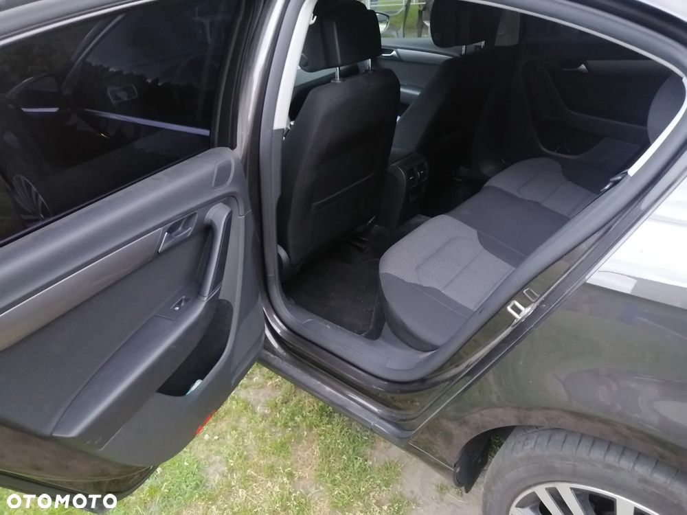 Volkswagen Passat - 8