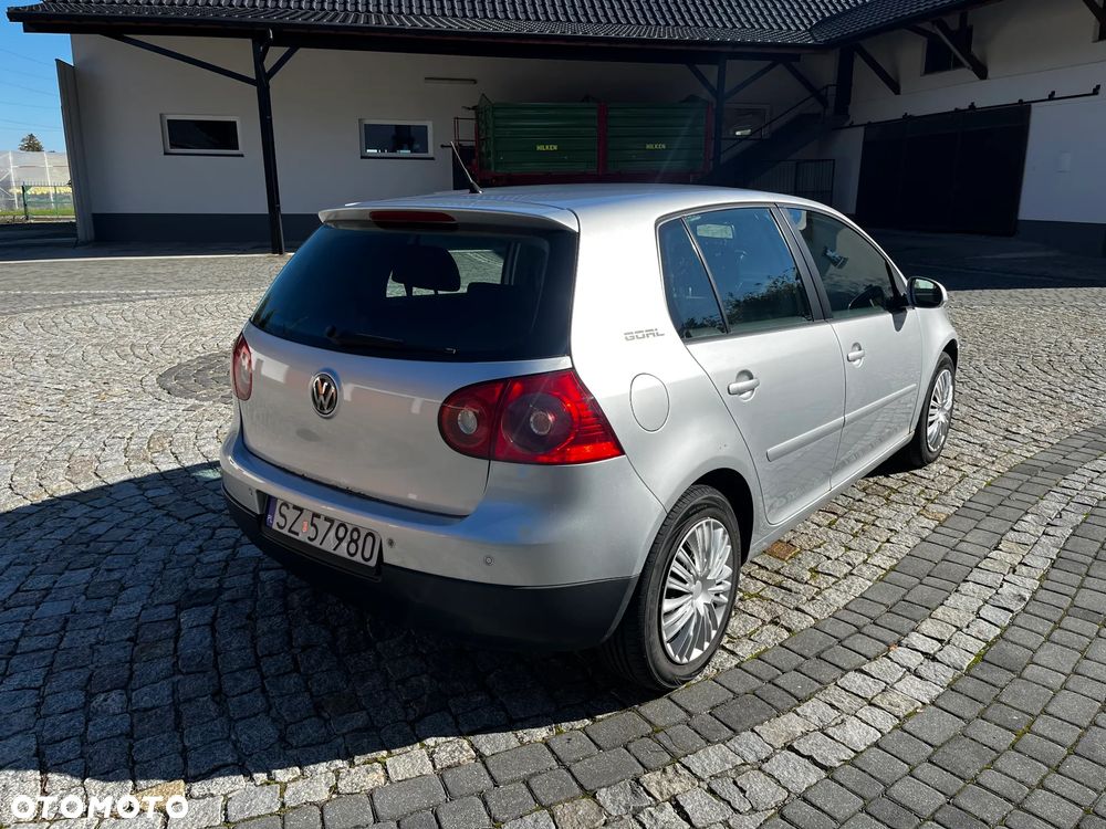 Volkswagen Golf - 5