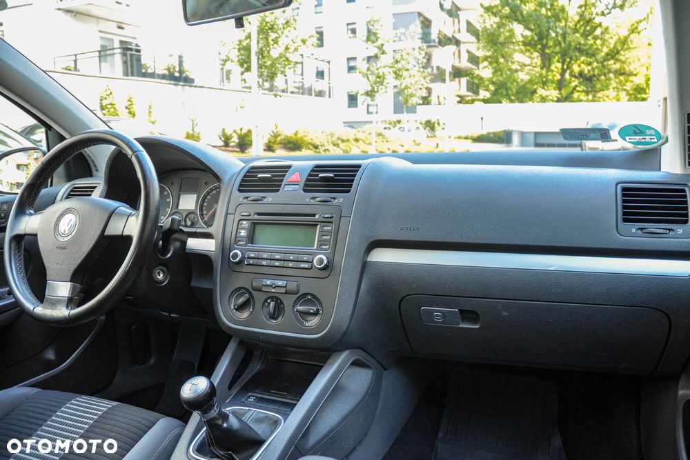Volkswagen Golf - 10