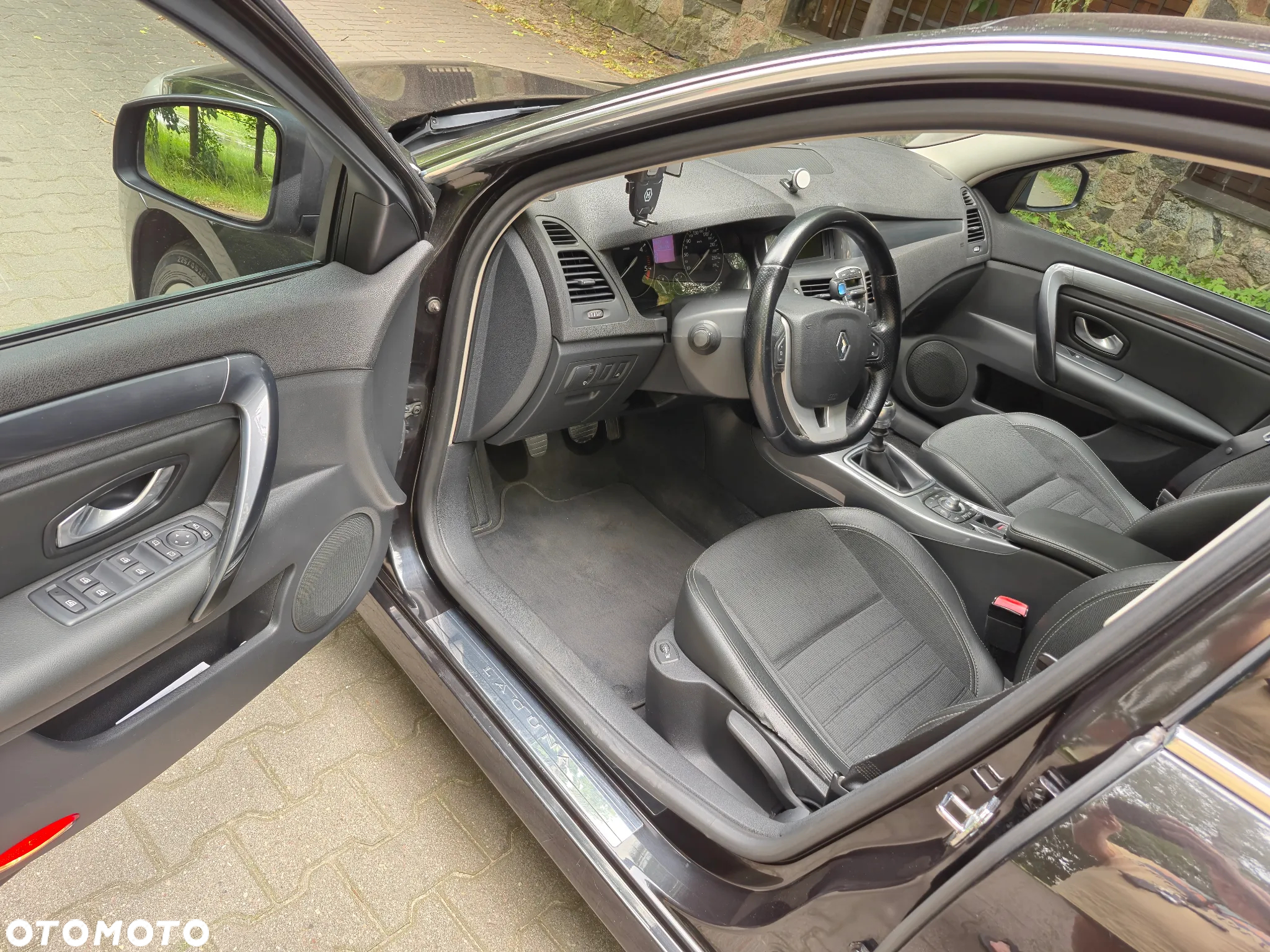 Renault Laguna dCi 150 FAP GT - 22