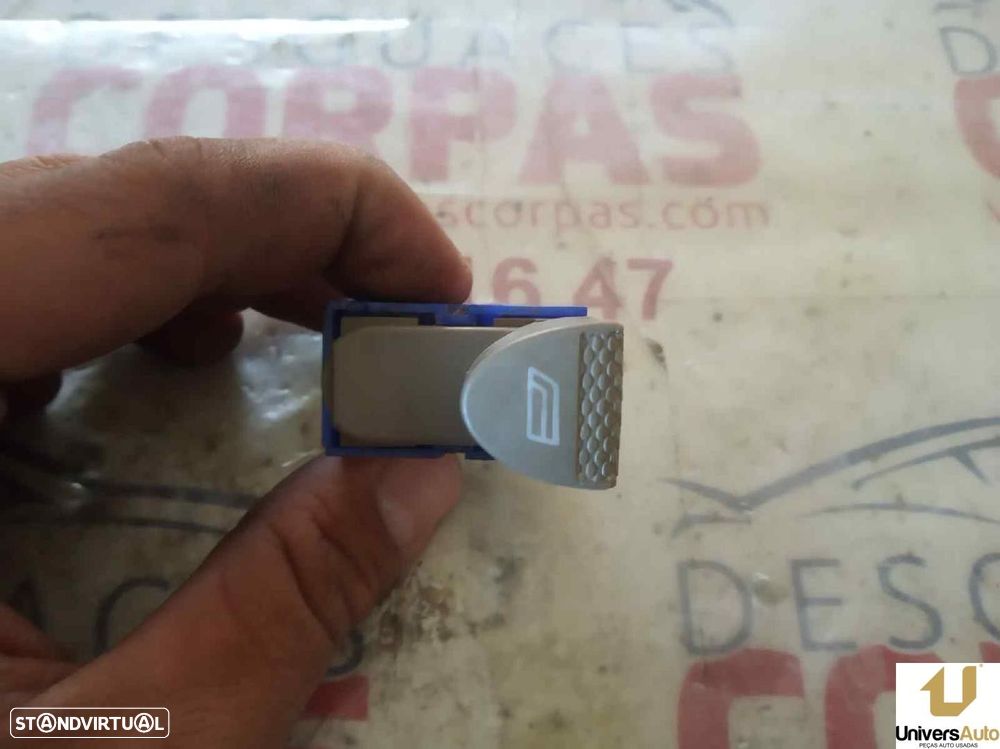 COMANDO ELEVADOR DE VIDRO FRONTAL DIREITO FIAT BRAVA 1999 -A223 - 1