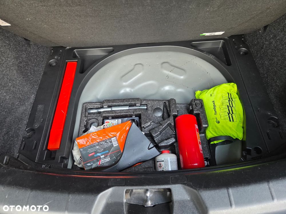 Volvo V40 T2 Drive-E Momentum - 23