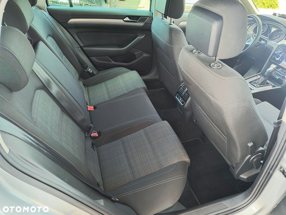 Volkswagen Passat 2.0 TDI EVO Business DSG - 16