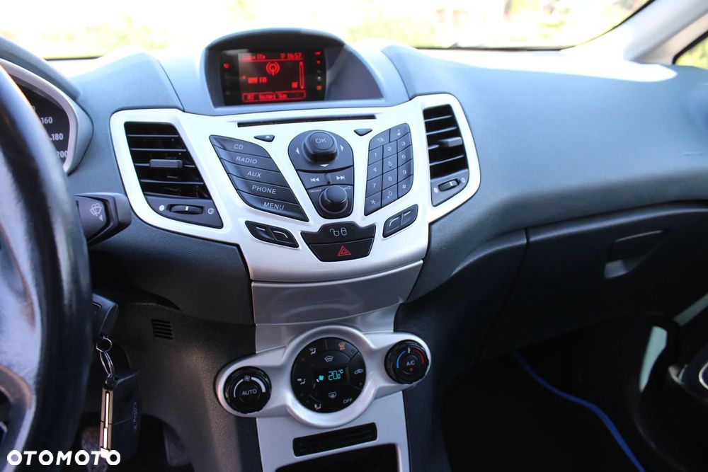 Ford Fiesta 1.4 Titanium - 23