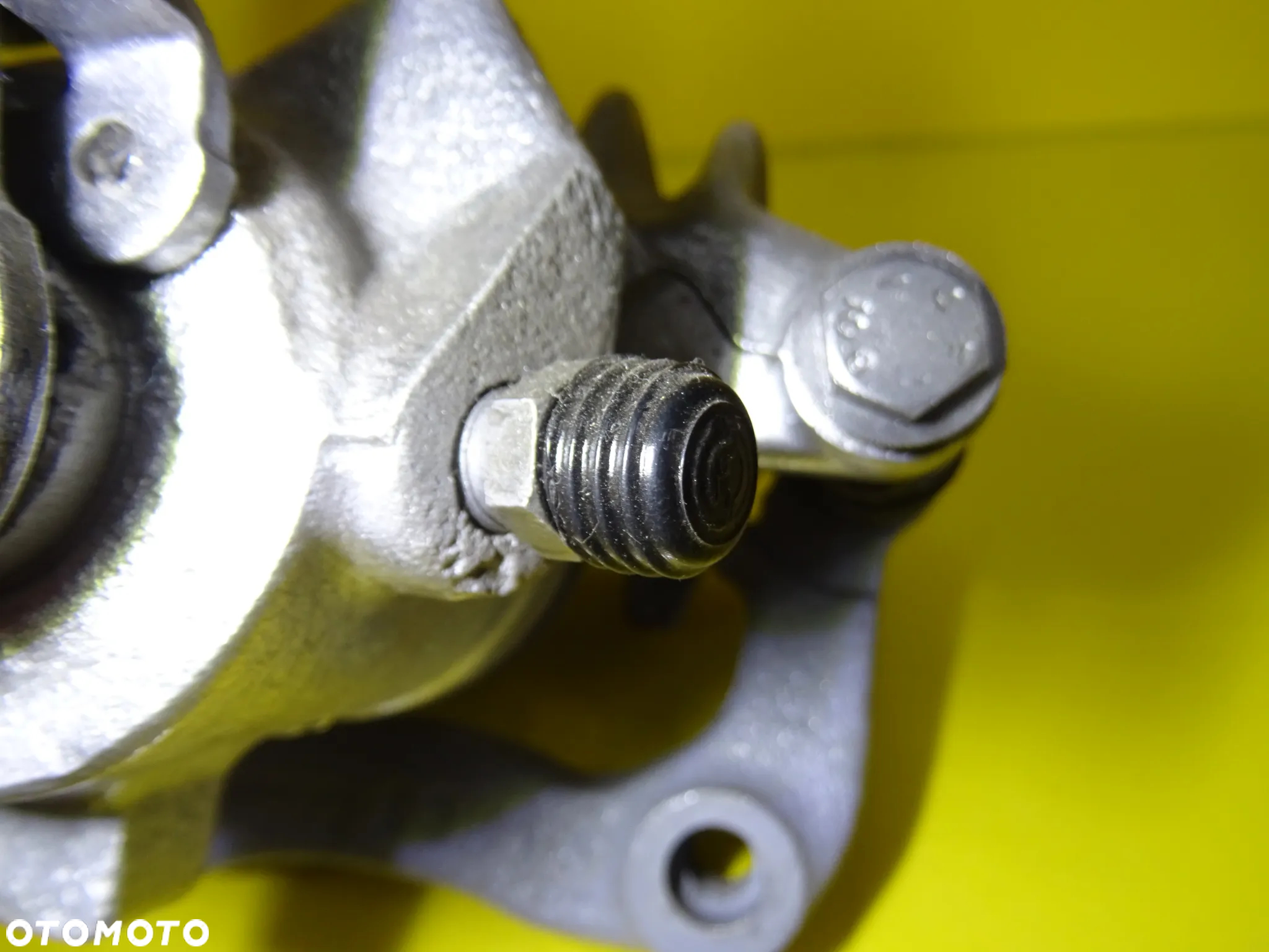 ZACISK ZACISKI HAMULCOWE KOMPLET PRAWY LEWY TYŁ VW GOLF IV Ø 38MM LUCAS NR1 - 14