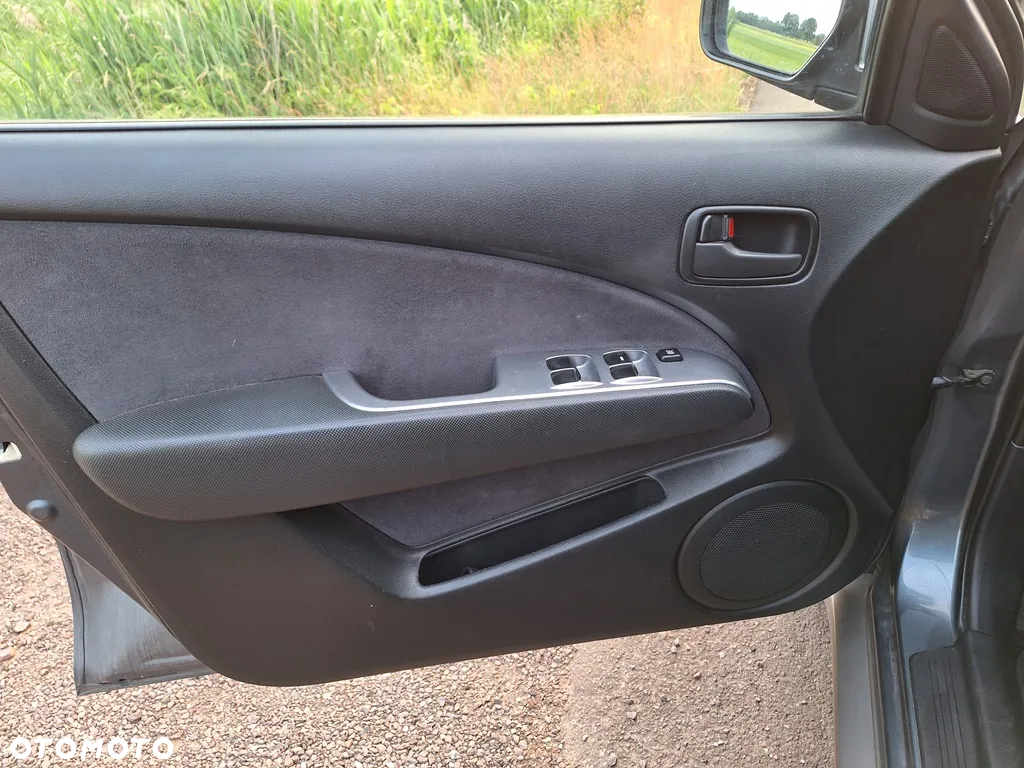 Mitsubishi Outlander 2.0 Comfort 4WD - 19