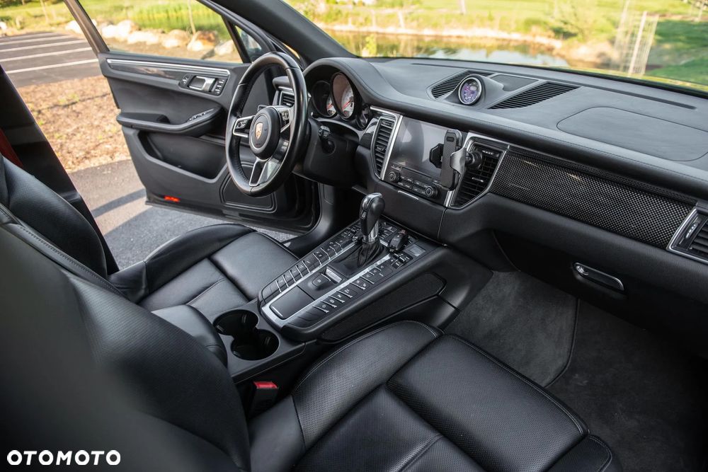 Porsche Macan Standard - 12