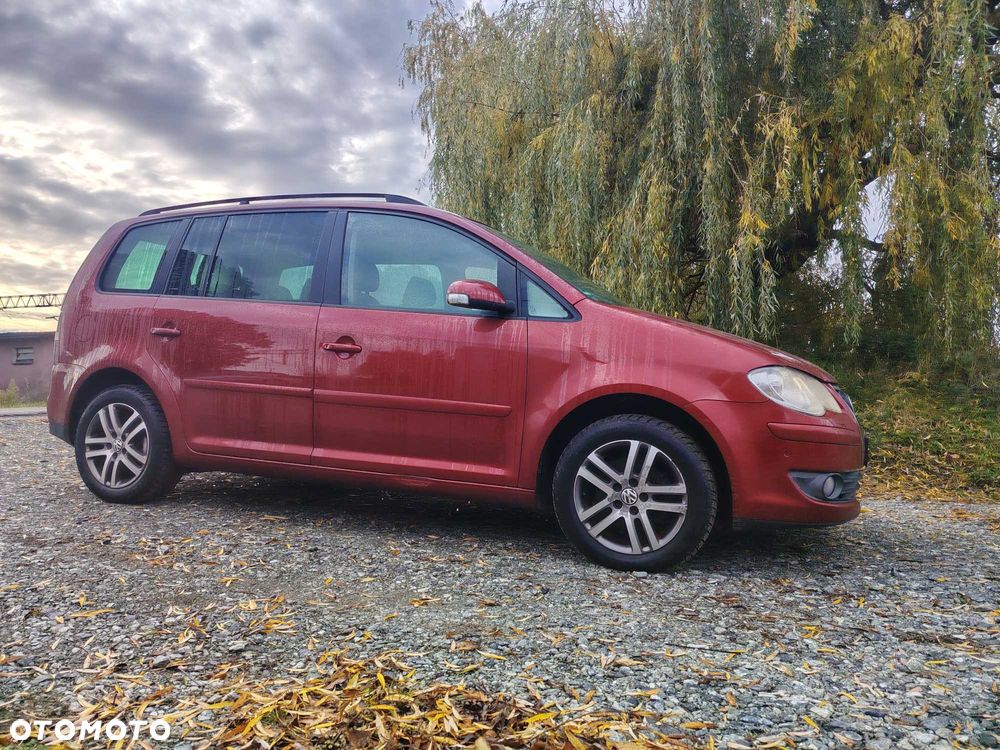 Volkswagen Touran - 9