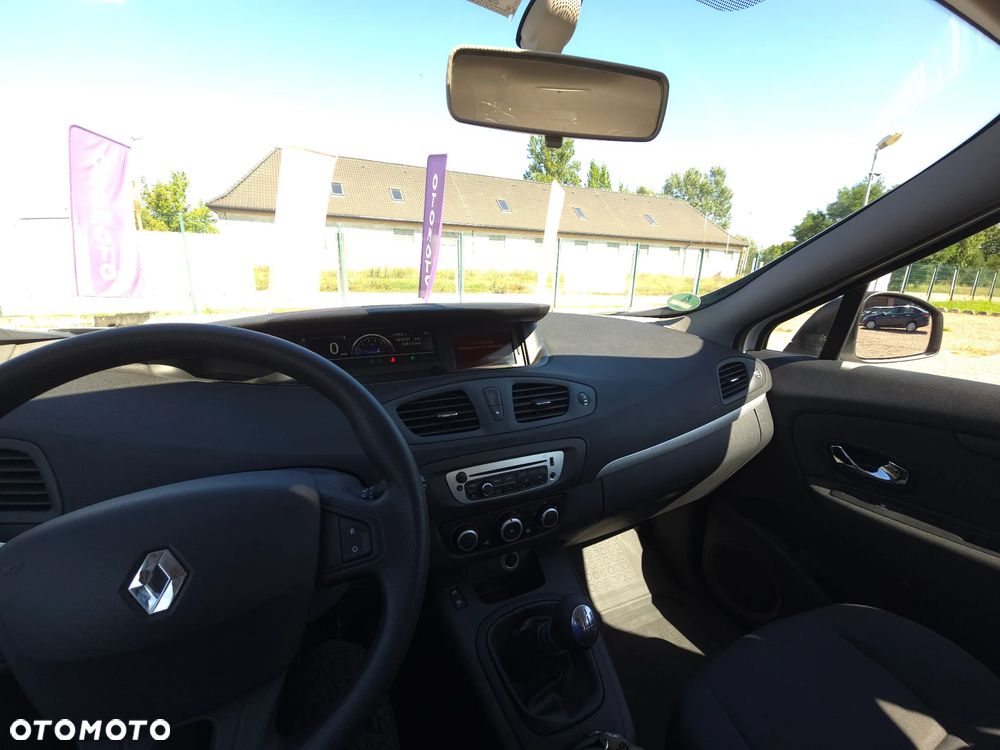 Renault Scenic 1.6 16V 110 TomTom Edition - 32