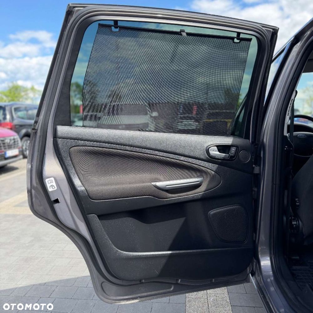 Ford S-Max - 19