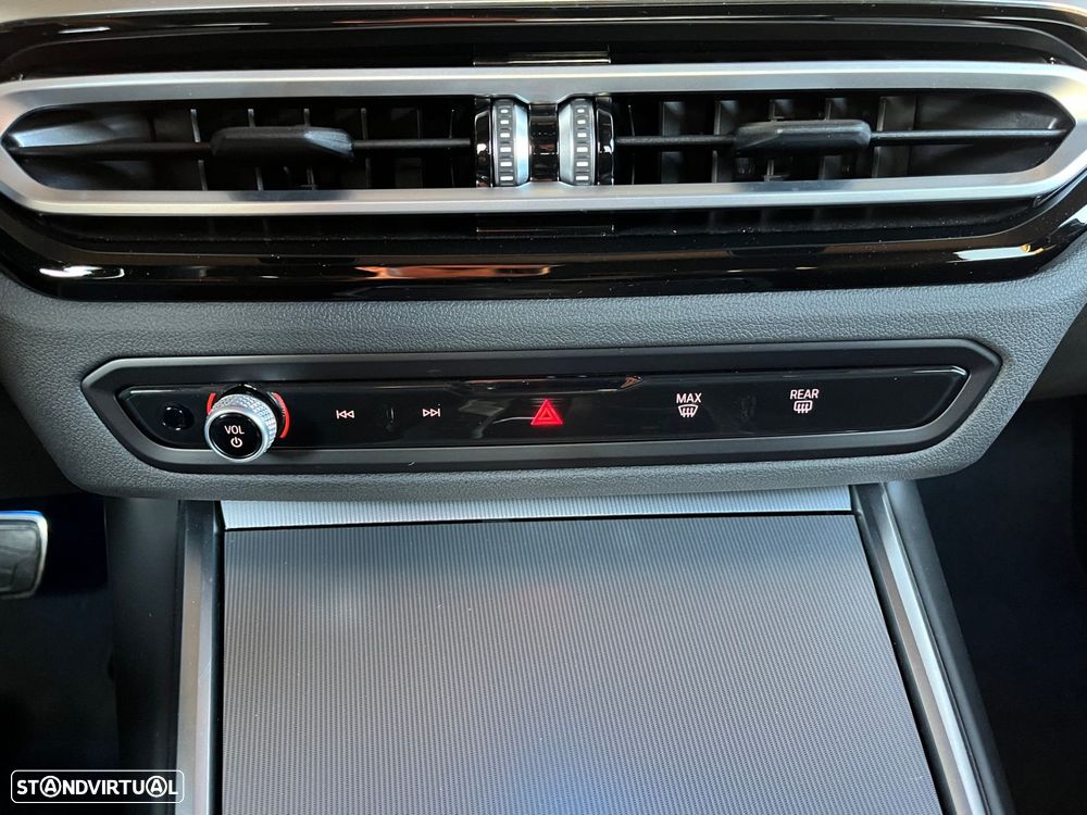 BMW 320 e Pack M Auto - 30