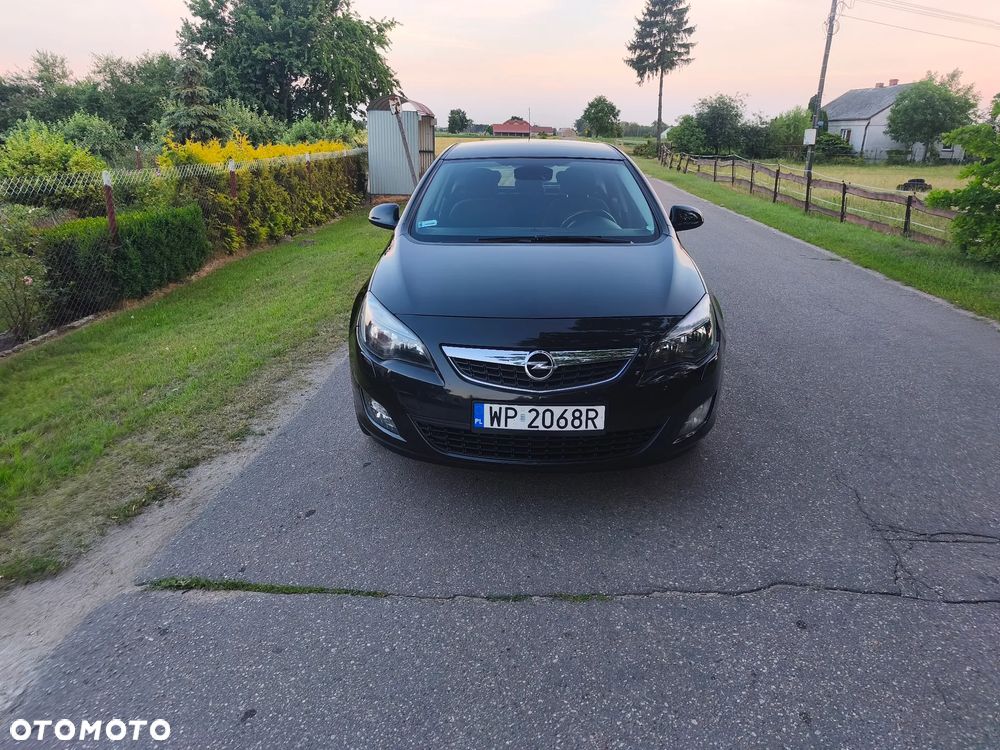 Opel Astra 1.4 T Cosmo - 11