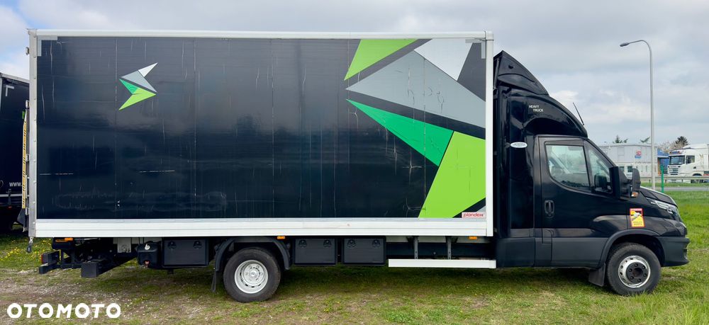 Iveco 70C18, WINDA ,14 EP, SALON PL ,Kontener, Bezwypadkowy ,7,2 T , 3.0 , Spanie z tyłu x2 - 4