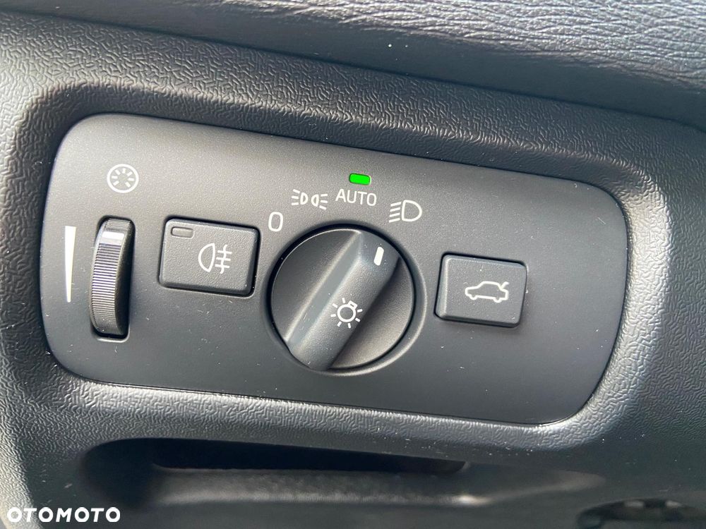 Volvo V40 D2 Kinetic - 36