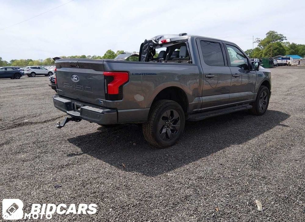 Części z Ford F-150 Lightning Flash AWD z 2025 roku, wersja USA. - 4